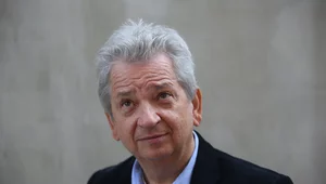 Miniatura: Zanany reżyser wściekły na polityków....