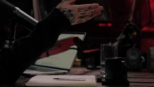 Miniatura: "Gdy pojawiają się pluskwy...". Gwiazdor...