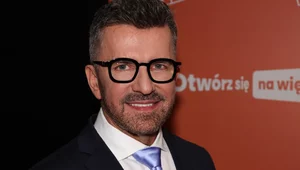 Miniatura: Znany dziennikarz z tęczową przypinką....