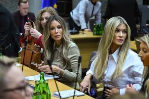 Miniatura: Celebrytki starły się w Sejmie. "To  jest...