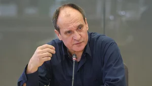 Miniatura: Piosenkarka grzmi na muzyka i polityka....