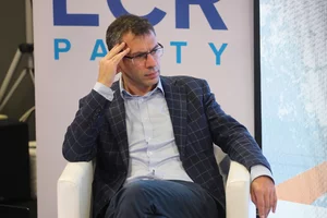 Miniatura: "Wyjątkowe bezguście" vs "bardzo dobra"....